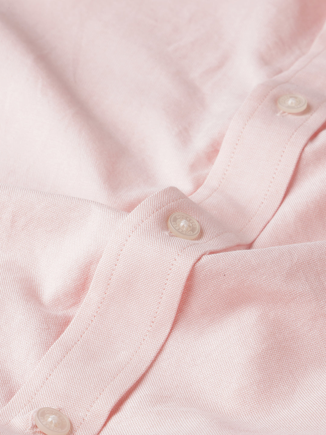 Dockers Men's Pink Solid Spread Collar Full Sleeve Shirt