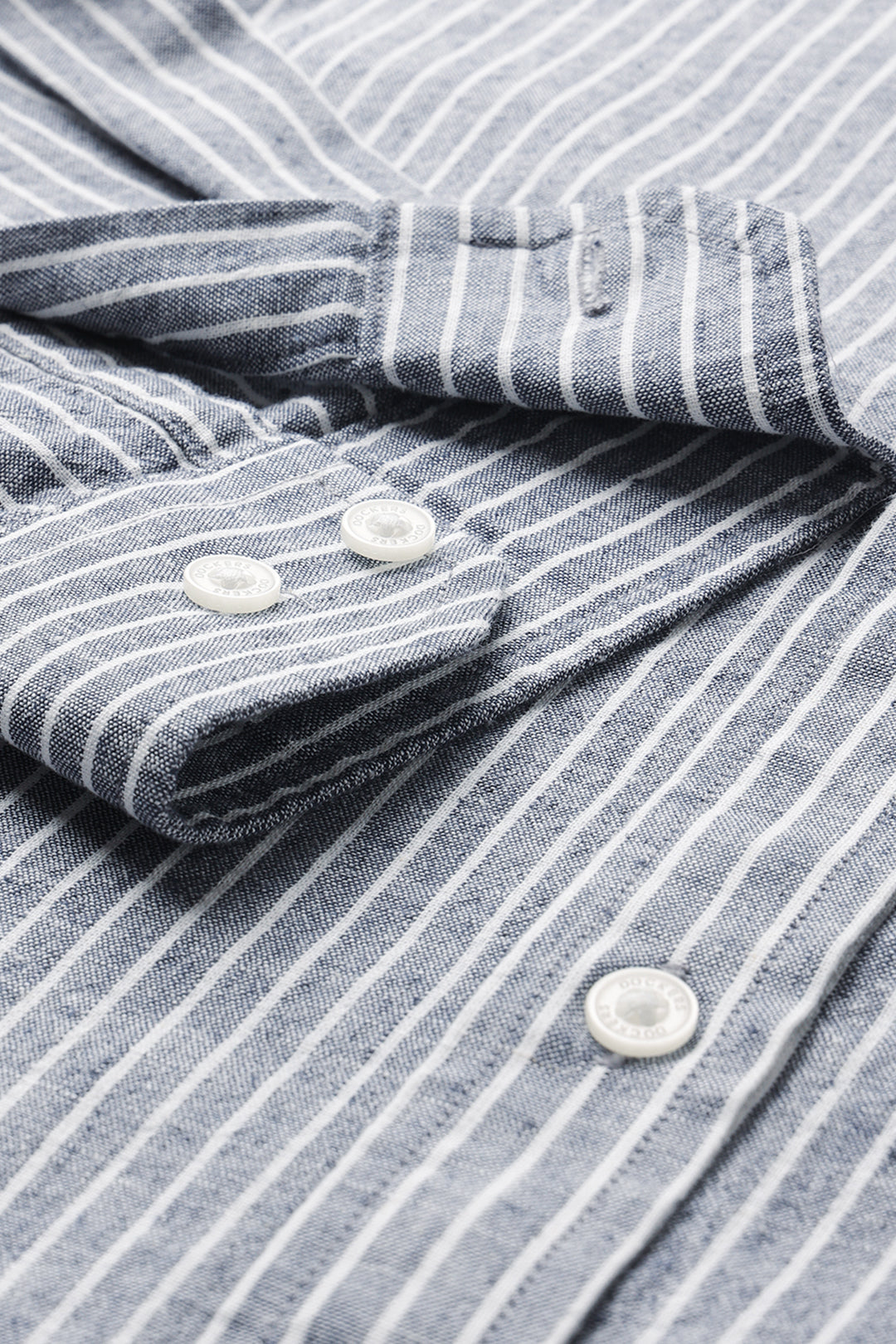 Dockers Men's Navy Blue Striped Cotton-Linen Button-Down Full Sleeve Casual Shirt