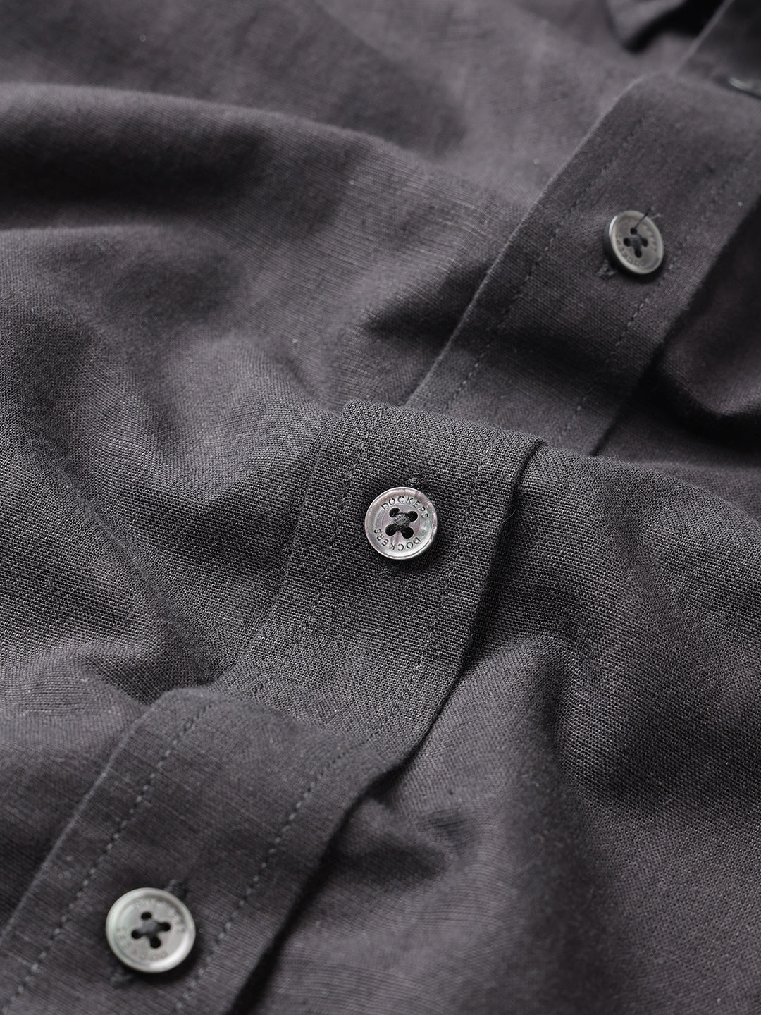 Dockers Men's Black Textured Button-Down Full Sleeve Shirt