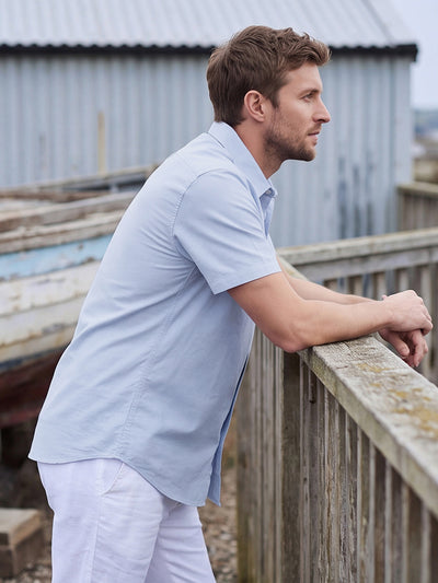 Dockers Men's Blue Solid Spread Collar Half Sleeve Shirt
