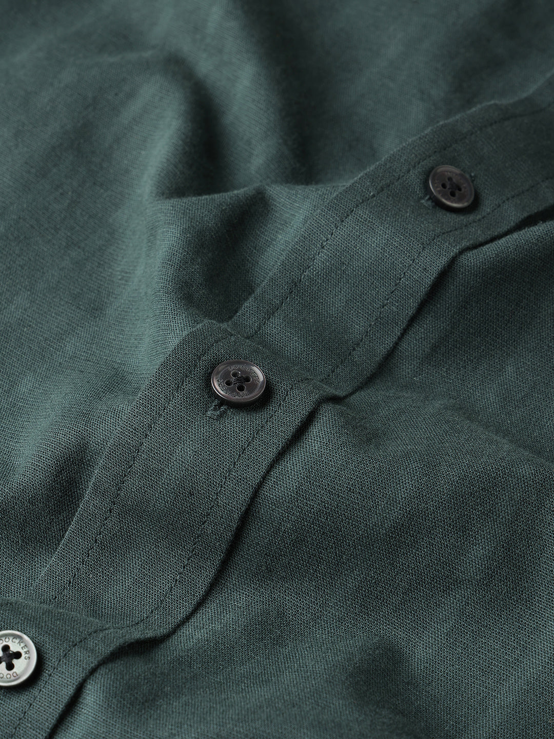 Dockers Men's Green Textured Button-Down Full Sleeve Shirt
